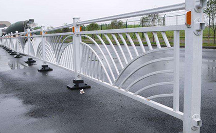 鋅鋼道路隔離護欄