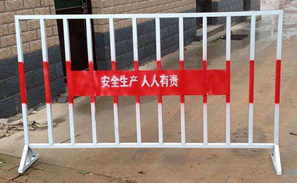 工具式臨邊護(hù)欄